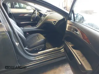 2015 Lincoln MKZ Hybrid z VIN 3LN6L2LU3FR620664, wystawiony jako IAAI lot #42362854 z przebiegiem 152 750 mil mil oraz . Historia ofert i sprzedaży dostępna na DreamBid. Obrazek 5.