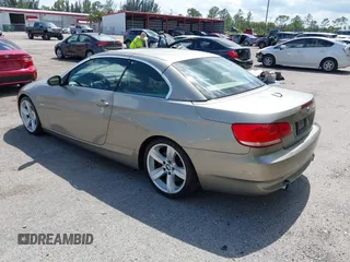 2008 BMW 3 Series 335i z VIN WBAWL73568PX52934, wystawiony jako IAAI lot #42212988 z przebiegiem 76 023 mil mil oraz . Historia ofert i sprzedaży dostępna na DreamBid. Obrazek 3.