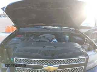 2010 Chevrolet Suburban LTZ with VIN 1GNUKKE3XAR142743, listed as a IAAI auction lot 41413380 with 236,384 mi miles. Bid and sale history available at carsss.com. Image 10.