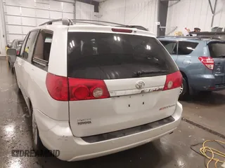 2009 Toyota Sienna XLE с VIN 5TDZK22C99S241277, выставлен на аукционе IAAI как лот 42300156 с пробегом 175 408 миль миль и . История ставок и продаж доступна на DreamBid. Изображение 16.