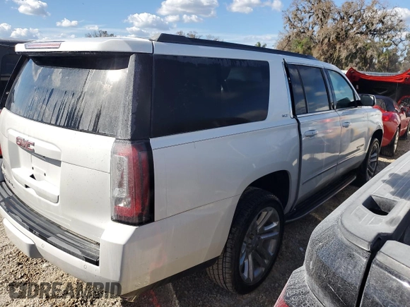 2020 GMC Yukon XL SLT with VIN 1GKS1GKC0LR160258, listed as a Copart auction lot 76796114 with 0 mi miles and Salvage Title. Bid and sale history available at carsss.com. Image 3.