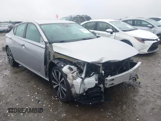 2021 Nissan Altima SR with VIN 1N4BL4CV3MN386300, listed as a IAAI auction lot 41988282 with 121,601 mi miles and . Bid and sale history available at carsss.com. Image 1.