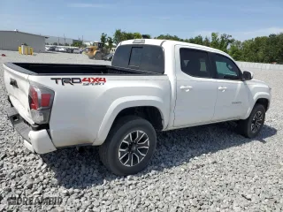 2020 Toyota Tacoma 4WD SR5 with VIN 3TYCZ5AN2LT006401, listed as a Copart auction lot 53909335 with 164,713 mi miles and Non Repairable. Bid and sale history available at carsss.com. Image 3.
