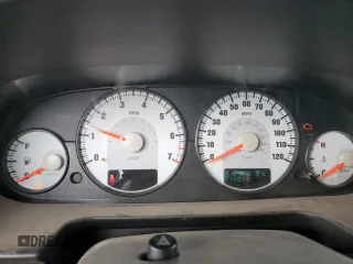 2006 Dodge Stratus SXT z VIN 1B3EL46X56N162261, wystawiony jako Copart lot #51186055 z przebiegiem 214 015 mil mil oraz Szkoda całkowita • Salvage title. Historia ofert i sprzedaży dostępna na DreamBid. Obrazek 9.