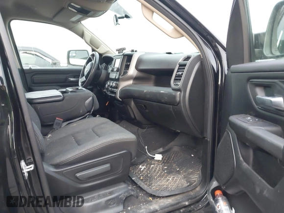 2019 Ram 1500 Tradesman с VIN 1C6SRFCT6KN743475, выставлен на аукционе IAAI как лот 41015557 с пробегом 77 435 миль миль и . История ставок и продаж доступна на DreamBid. Изображение 5.