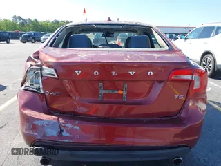 2013 Volvo S60 T5 Premier with VIN YV1612FS3D1232484, listed as a IAAI auction lot 41961900 with 127,059 mi miles. Bid and sale history available at carsss.com. Image 6.
