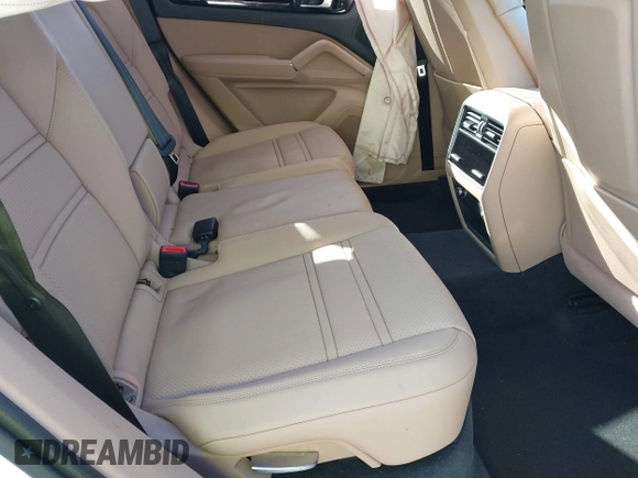 2020 Porsche Cayenne S z VIN WP1AB2AY9LDA28759, wystawiony jako IAAI lot #41832815 z przebiegiem Nie podano mil oraz . Historia ofert i sprzedaży dostępna na DreamBid. Obrazek 8.