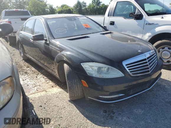 2010 Mercedes-Benz S 550 z VIN WDDNG8GB5AA341015, wystawiony jako Copart lot #53281454 z przebiegiem 101 857 mil mil oraz Szkoda całkowita • Salvage title. Historia ofert i sprzedaży dostępna na DreamBid. Obrazek 4.