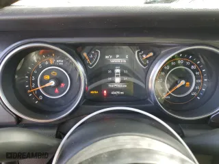 2020 Jeep Gladiator Altitude with VIN 1C6HJTAG6LL217169, listed as a Copart auction lot 47629145 with 43,475 mi miles and Salvage Title. Bid and sale history available at carsss.com. Image 9.