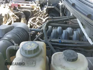 2013 Ford F-150 XL с VIN 1FTMF1CF7DFA72242, выставлен на аукционе IAAI как лот 43125897 с пробегом 190 975 миль миль и . История ставок и продаж доступна на DreamBid. Изображение 18.