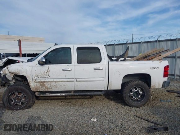 2011 Chevrolet Silverado 1500 LT with VIN 3GCPKSE36BG219504, listed as a IAAI auction lot 41891475 with 189,240 mi miles. Bid and sale history available at carsss.com. Image 14.