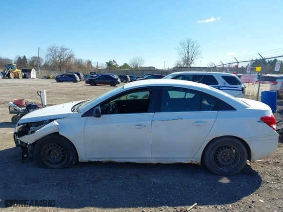 2014 Chevrolet Cruze 1LT with VIN 1G1PC5SB2E7260845, listed as a IAAI auction lot 41847899 with 87,720 mi miles. Bid and sale history available at carsss.com. Image 15.