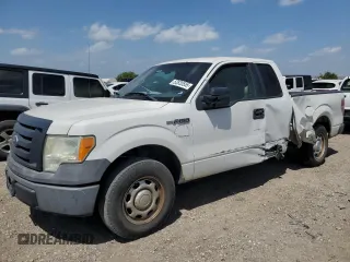 2010 Ford F-150 XL z VIN 1FTFX1CV7AKE78134, wystawiony jako Copart lot #52820555 z przebiegiem 138 378 mil mil oraz Szkoda całkowita • Salvage title. Historia ofert i sprzedaży dostępna na DreamBid. Obrazek 1.
