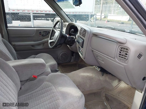 1999 Chevrolet S-10 LS with VIN 1GCCS19X9XK206722, listed as a IAAI auction lot 41763098 with 127,684 mi miles. Bid and sale history available at carsss.com. Image 5.