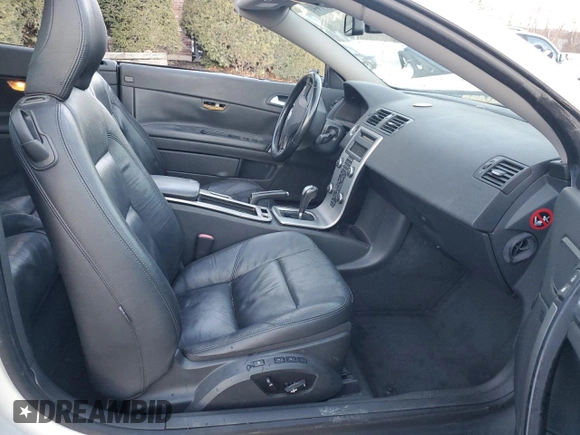 2010 Volvo C70 with VIN YV1672MCXAJ094349, listed as a Copart auction lot 81550144 with 0 mi miles and Clean Title. Bid and sale history available at carsss.com. Image 7.