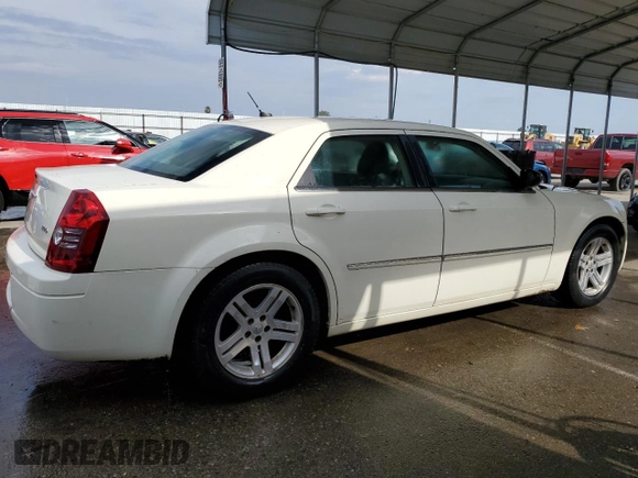 2008 Chrysler 300 LX with VIN 2C3KA43R28H192069, listed as a Copart auction lot 53568495 with 117,012 mi miles and Clean Title. Bid and sale history available at carsss.com. Image 3.