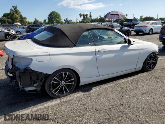 2020 BMW 2 Series 230i with VIN WBA2M7C09L7E55300, listed as a Copart auction lot 61660103 with 35,177 mi miles. Bid and sale history available at carsss.com. Image 3.
