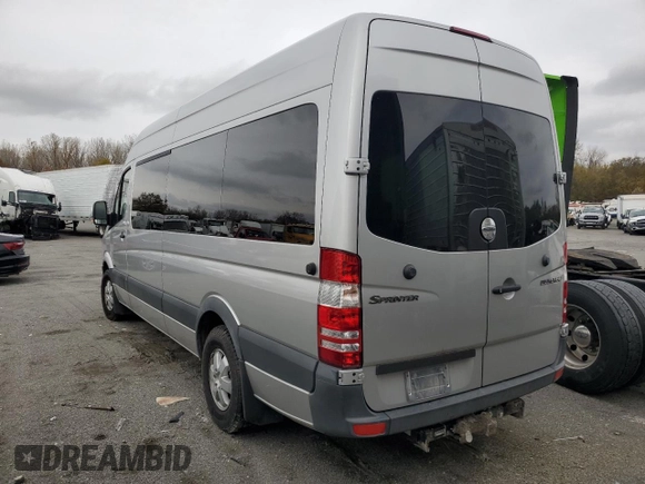 2013 Freightliner Sprinter with VIN WCDPE8CC6D5811382, listed as a Copart auction lot 77592634 with 49,192 mi miles and Salvage Title. Bid and sale history available at DreamBid. Image 2.