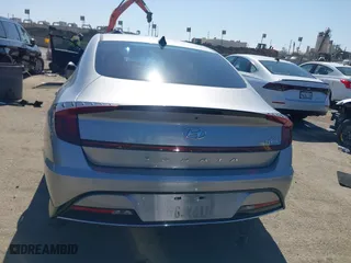 2021 Hyundai Sonata Hybrid SEL with VIN KMHL34JJ7MA026559, listed as a IAAI auction lot 41657589 with 119,019 mi miles. Bid and sale history available at carsss.com. Image 17.