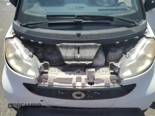 2014 Smart fortwo Pure z VIN WMEEJ3BAXEK778748, wystawiony jako Copart lot #57611955 z przebiegiem 59 895 mil mil oraz Tytuł czysty. Historia ofert i sprzedaży dostępna na DreamBid. Obrazek 11.