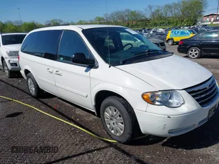 2007 Chrysler Town & Country LWB LX with VIN 2A4GP44R77R190593, listed as a IAAI auction lot 42041817 with 83,938 mi miles. Bid and sale history available at carsss.com. Image 1.