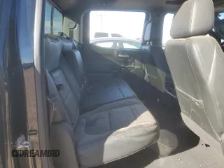 2020 GMC Sierra 1500 Denali z VIN 3GTU9FET3LG254038, wystawiony jako Copart lot #85047364 z przebiegiem Nie podano mil oraz Szkoda całkowita • Salvage title. Historia ofert i sprzedaży dostępna na DreamBid. Obrazek 10.