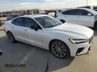 2021 Volvo S60 Momentum with VIN 7JR102FZ3MG118709, listed as a Copart auction lot 41132994 with 52,568 mi miles. Bid and sale history available at carsss.com. Image 4.