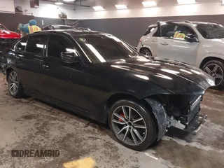 2020 BMW 3 Series 330i xDrive z VIN 3MW5R7J08L8B10398, wystawiony jako IAAI lot #41854095 z przebiegiem 89 319 mil mil oraz . Historia ofert i sprzedaży dostępna na DreamBid. Obrazek 1.