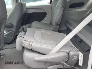 2019 Chrysler Pacifica Touring with VIN 2C4RC1DG0KR547810, listed as a IAAI auction lot 42296091 with 107,415 mi miles and . Bid and sale history available at DreamBid. Image 1.