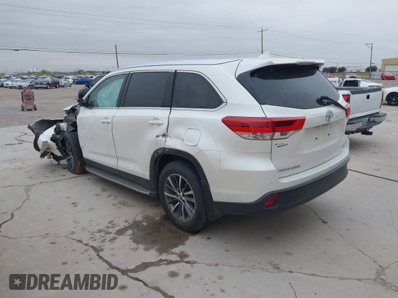 2019 Toyota Highlander SE with VIN 5TDKZRFH3KS366017, listed as a IAAI auction lot 40986322 with 67,313 mi miles and . Bid and sale history available at DreamBid. Image 3.