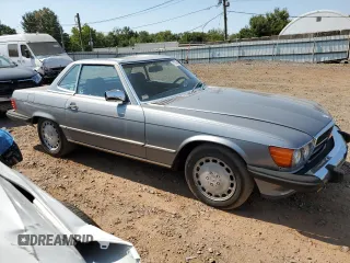 1989 Mercedes-Benz 560 560SL with VIN WDBBA48D1KA096480, listed as a Copart auction lot 71076444 with 208,407 mi miles and Clean Title. Bid and sale history available at carsss.com. Image 4.