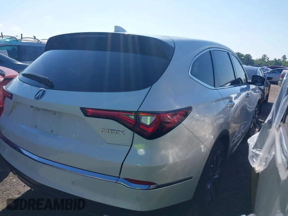 2024 Acura MDX Technology with VIN 5J8YD9H46RL006076, listed as a IAAI auction lot 42152181 with 14,707 mi miles and . Bid and sale history available at DreamBid. Image 4.