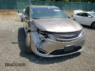 2017 Chrysler Pacifica Limited with VIN 2C4RC1GGXHR679820, listed as a Copart auction lot 60559165 with 68,425 mi miles and Salvage title. Bid and sale history available at DreamBid. Image 14.