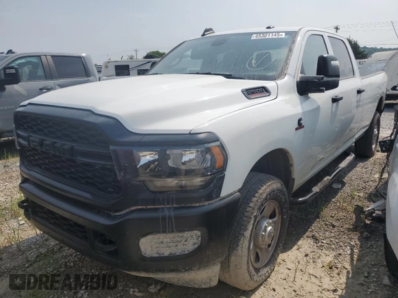 2024 Ram 2500 Tradesman z VIN 3C6UR5HL6RG270224, wystawiony jako Copart lot #45301145 z przebiegiem 44 193 mil mil oraz Szkoda całkowita • Salvage title. Historia ofert i sprzedaży dostępna na DreamBid. Obrazek 1.