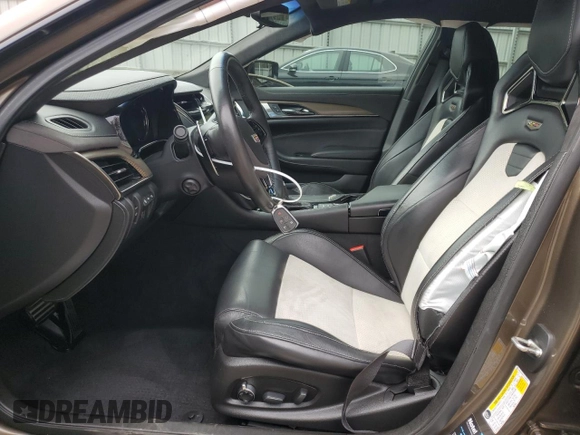 2019 Cadillac CTS-V z VIN 1G6A15S67K0135319, wystawiony jako Copart lot #85065274 z przebiegiem 20 747 mil mil oraz Szkody całkowita. Historia ofert i sprzedaży dostępna na DreamBid. Obrazek 7.
