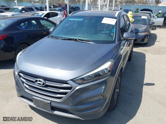 2017 Hyundai Tucson Value with VIN KM8J33A26HU385271, listed as a IAAI auction lot 42090148 with 95,170 mi miles. Bid and sale history available at carsss.com. Image 6.
