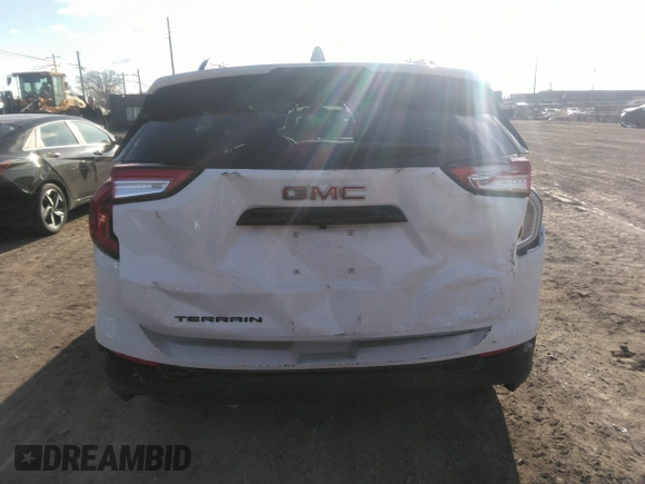 2024 GMC Terrain SLE z VIN 3GKALMEG4RL394079, wystawiony jako IAAI lot #41888389 z przebiegiem 572 mil mil oraz . Historia ofert i sprzedaży dostępna na DreamBid. Obrazek 6.