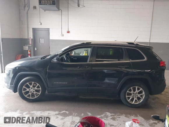 2015 Jeep Cherokee Latitude с VIN 1C4PJMCS6FW792306, выставлен на аукционе IAAI как лот 42311276 с пробегом 162 791 миль миль и . История ставок и продаж доступна на DreamBid. Изображение 14.
