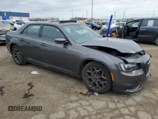 2018 Chrysler 300 S z VIN 2C3CCAGG9JH223216, wystawiony jako Copart lot #45919034 z przebiegiem 70 801 mil mil oraz Szkoda całkowita • Salvage title. Historia ofert i sprzedaży dostępna na DreamBid. Obrazek 4.