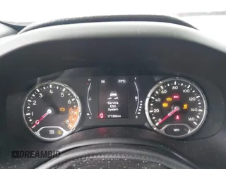 2018 Jeep Renegade Latitude with VIN ZACCJABH7JPH95711, listed as a IAAI auction lot 42124871 with 177,280 mi miles. Bid and sale history available at carsss.com. Image 7.