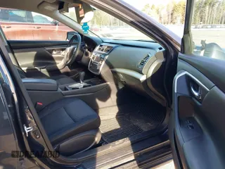 2016 Nissan Altima SV with VIN 1N4AL3AP1GC254128, listed as a IAAI auction lot 41744050 with 138,110 mi miles and . Bid and sale history available at DreamBid. Image 5.