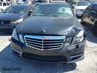 2012 Mercedes-Benz E-Class E 350 Luxury with VIN WDDHF5KB6CA529535, listed as a IAAI auction lot 41821183 with 140,820 mi miles. Bid and sale history available at carsss.com. Image 12.