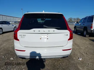 2021 Volvo XC90 Momentum with VIN YV4102PK4M1678500, listed as a IAAI auction lot 41185134 with 54,373 mi miles. Bid and sale history available at carsss.com. Image 17.