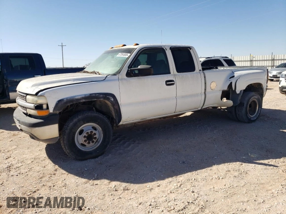 2001 Chevrolet Silverado 3500 with VIN 1GCJC39G01F121834, listed as a Copart auction lot 47854955 with 322,707 mi miles and Clean Title. Bid and sale history available at carsss.com. Image 1.