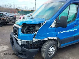 2020 Ford Transit Cargo z VIN 1FTBR2C85LKA15937, wystawiony jako IAAI lot #41673232 z przebiegiem 56 172 mil mil oraz . Historia ofert i sprzedaży dostępna na DreamBid. Obrazek 6.