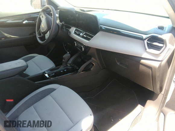 2025 Chevrolet TrailBlazer LT with VIN KL79MPSP1SB126354, listed as a IAAI auction lot 42153879 with 4,810 mi miles and . Bid and sale history available at DreamBid. Image 5.