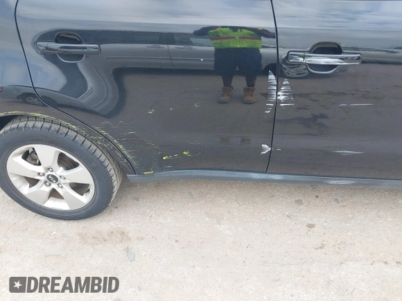 2018 Kia Soul with VIN KNDJN2A29J7890637, listed as a IAAI auction lot 41510529 with 102,140 mi miles. Bid and sale history available at carsss.com. Image 19.