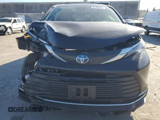 2024 Toyota Sienna XLE with VIN 5TDJSKFC4RS121247, listed as a Copart auction lot 47363055 with 33,364 mi miles and Salvage Title. Bid and sale history available at DreamBid. Image 5.