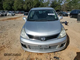 2011 Nissan Versa SL z VIN 3N1BC1CP8BL507316, wystawiony jako Copart lot #45740375 z przebiegiem 102 795 mil mil oraz Szkoda całkowita • Salvage title. Historia ofert i sprzedaży dostępna na DreamBid. Obrazek 5.