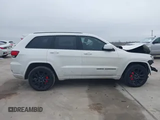 2018 Jeep Grand Cherokee Laredo E with VIN 1C4RJEAG0JC218694, listed as a IAAI auction lot 41587665 with 97,618 mi miles. Bid and sale history available at carsss.com. Image 13.
